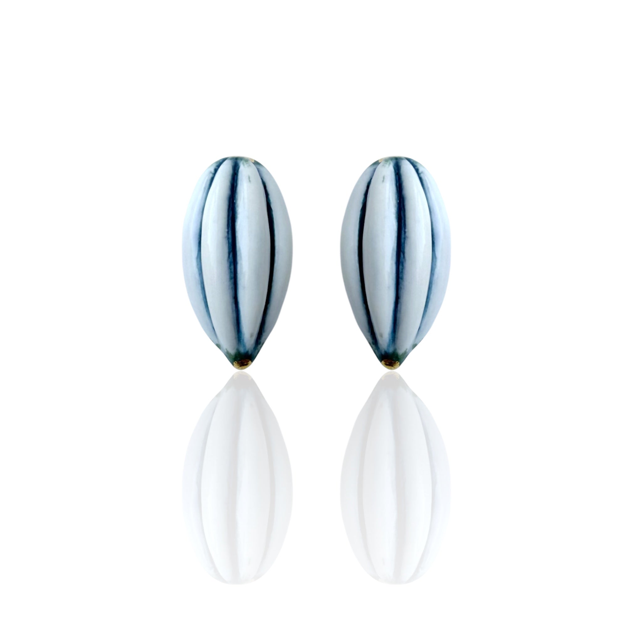 Seafoam Cocoa Studs